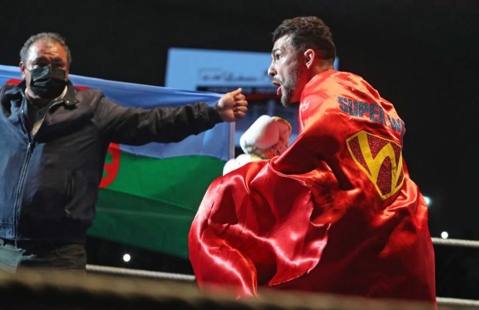 En images : La victoire du boxeur Jordy Weiss face à Aitor Nieto samedi soir à Laval - Ouest France