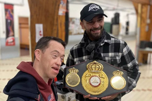 Jordy Weiss rencontre des fans en situation de handicap